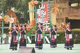 广西崇左庆祝“三月三”——民歌悠扬引客来图片