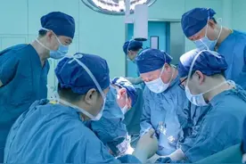西安西京医院将猪肾移植至人体，移植肾已持续工作9天，正常产生尿液图片