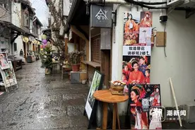 不必去泉州，杭州就有同款，簪花走“运”成过年仪式感图片