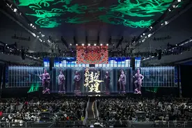 和张艺兴梅奔见！这一次，是以国话青年演员的身份图片