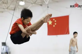 跳水小花任嘉蓓：“摔”了三年多，还想加难度｜竞技新势力图片