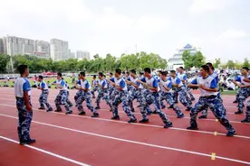 长沙周南中学坚持传承与创新 培养高素质空天少年图片