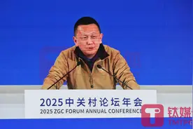 争议之下，朱啸虎现身再放炮：所有AI应用都是套壳，创业公司别浪费钱训练底层模型｜钛媒体AGI图片