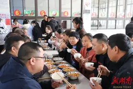 三位一体，协同育人图片