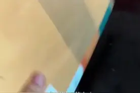 拍客｜好气又好笑！男孩为逃避背古诗词 将书本沾水后冻冰箱图片