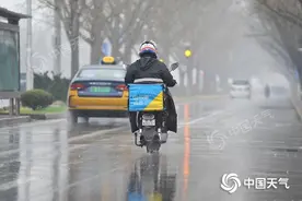 北京降雨持续或影响晚高峰出行，夜间起雨停风沙起阵风可达7级图片
