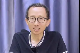 人大“患癌教授”毕业典礼上谈“内卷”“躺平”，患病后坚持为学生上课图片
