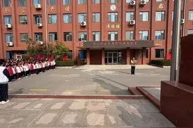 桓台县鱼龙中学开展学生日常行为规范教育图片
