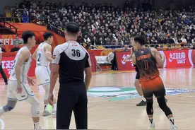 全场战报|五人得分上双，山东男篮92:83双杀青岛图片