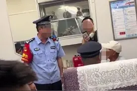 母亲带病儿买三张票被无座男子骂哭，乘警灵魂怒怼太痛快了！图片