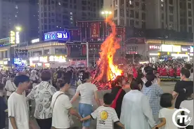 台胞欢聚广西隆林“火把节” 载歌载舞感受多彩民族文化图片