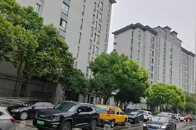 张江一人才公寓无电动自行车充电桩急煞人，租户担心出现屋内充电隐患图片