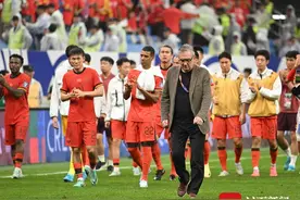 国足主教练是否该下课？伊万：这个问题不该提给我图片