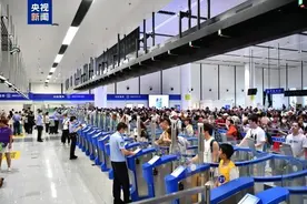 97.2万人次！深圳边检总站出入境客流创新高 四口岸同时破纪录图片