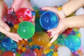孩子误吞“水精灵”之后图片