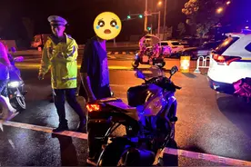 男子无证驾驶摩托车“深夜炸街”，居民不堪其扰，长沙望城交警：安排！图片