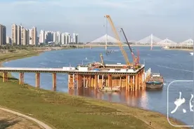 国庆假期，蚌埠淮河大桥建设“不打烊”图片