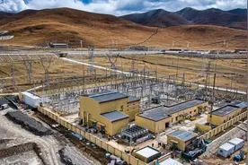 南瑞集团支撑全国首套电网侧带超容构网型SVG在西藏投运图片