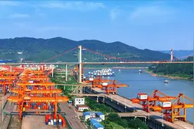 重庆海关：2023年西部陆海新通道跨境铁海联运开行9580班列图片