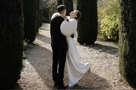 高以翔生前女友宣布结婚，男方只露背影图片