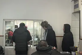 故乡里的中国⑩ |一碗红油面里的小时代图片