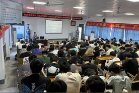 校企合作“双向奔赴”，民办高校学生一上大四就有岗图片