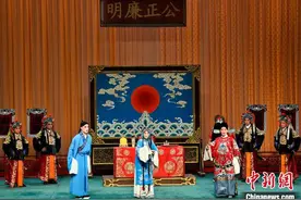 程派经典京剧《陈三两爬堂》福州献演图片