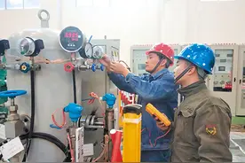 使命在肩勇担当图片