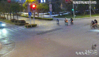 徐汇滨江清晨出现“暴骑团”，上海交警：已进行相应处罚图片
