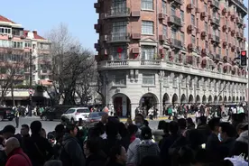 春节假期武康大楼又被游客“包围”，武康路也不“轻松”图片