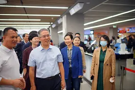 曹慧泉探班“株洲美食进北大”活动：以美食为媒 讲好株洲故事图片
