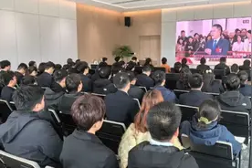 李东林两会 “传经”：科技创新 “三招” 激发中车株洲所创新热潮图片