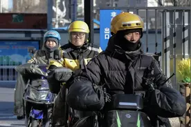 多平台宣布：为外卖骑手缴纳社保！图片