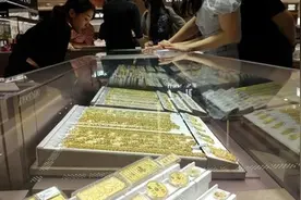 疯狂的黄金一天一个价，现在还能买吗？图片