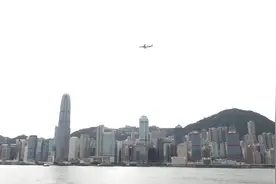 C919翱翔维港 香港掀国产大飞机热图片