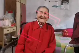 拾光|穿针又引线，102岁的济南章丘老太自己缝衣裳图片