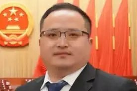 这样的“子女陪护假”让人心中一暖图片