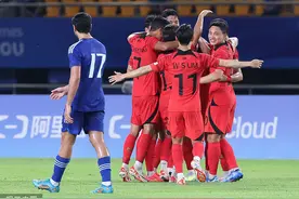 体坛联播｜韩国男足亚运会9-0大胜，巴萨巴黎曼城欧冠取胜图片