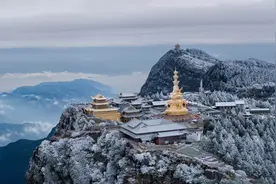 峨眉山初雪图片