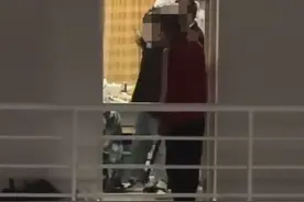男学生男扮女装进女寝求复合被保安电晕抬出？三亚学院：正核实图片