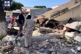墨西哥一座教堂屋顶坍塌 至少10人死亡图片