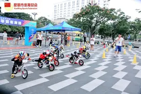 展开激烈角逐！近200名选手参加第五届昆明少儿平衡车大赛图片