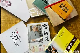 坚守近60年！历史系毕业的他 自学成为知名英语教授图片