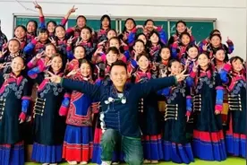 38名凉山妞妞上春晚，音乐老师揭秘幕后故事图片