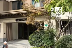 上海一网红小区有人高空抛粪？业主报警，始作俑者仍未明图片