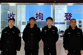 男子无证驾驶三轮摩托发生事故致车辆被查扣，其子诬告陷害民警被行政拘留图片