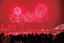 央视《新闻联播》聚焦平潭 跨年烟花秀点亮岚岛夜空图片
