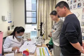 春季小朋友频繁眨眼揉眼，家长需警惕过敏性结膜炎图片