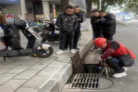 冬季水管破裂扰民生，社区河湖长发力暖民心图片