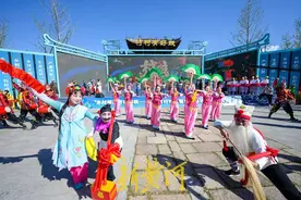 大过眼瘾！村村有好戏上演“开场第一戏”，山东两大传统秧歌同台打擂图片
